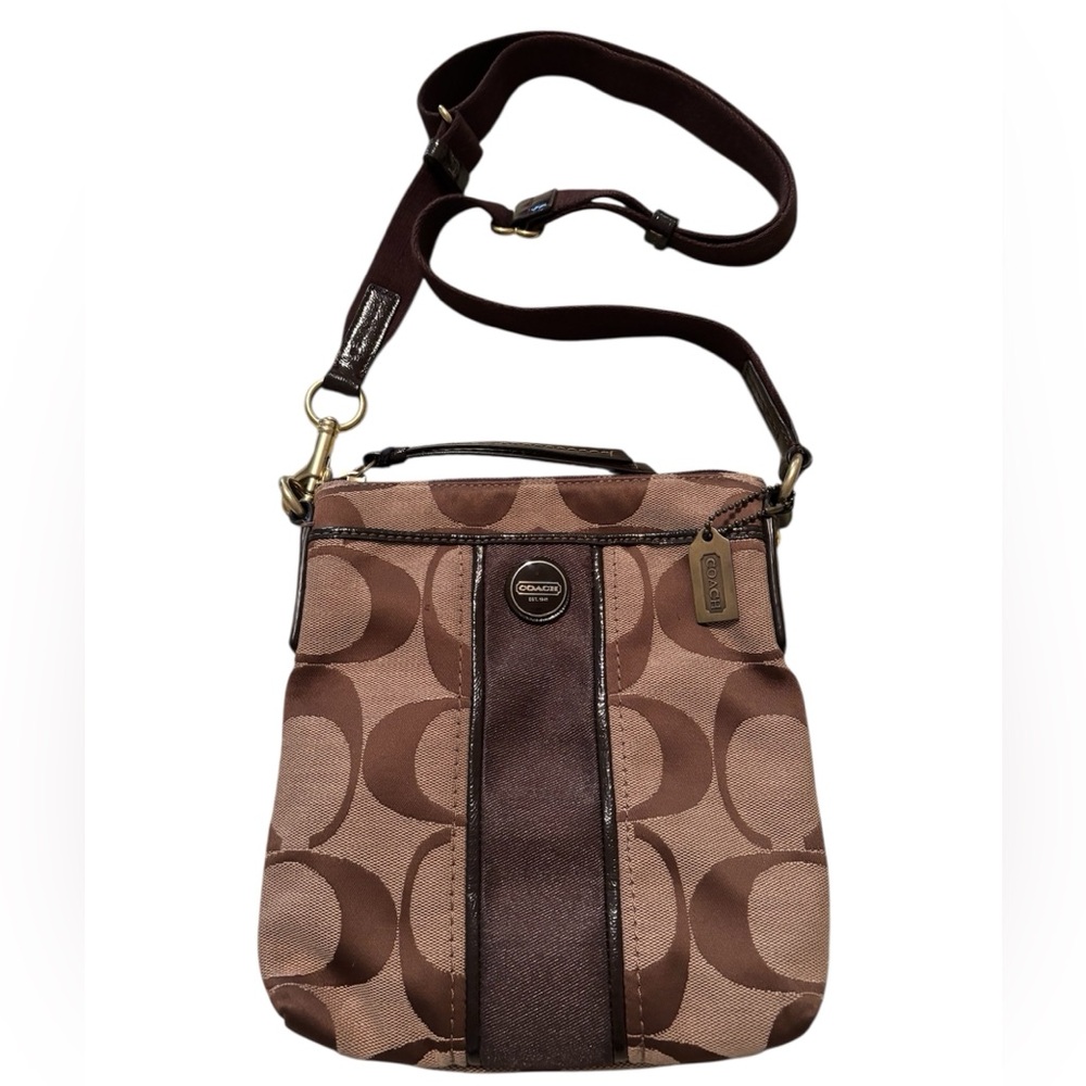 Coach brown and khaki signature swingpack crossbody - Like New